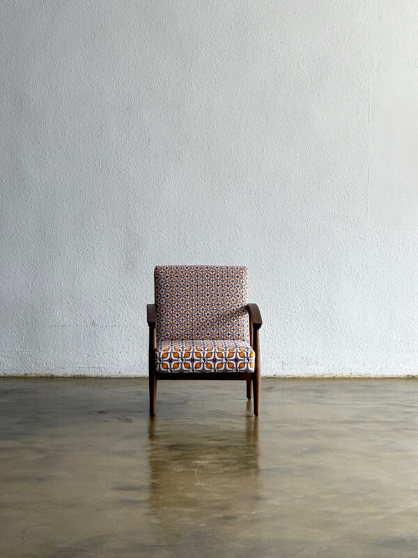 Kursi Klasik Berlengan Full Bantalan Kayu Jati Jepara