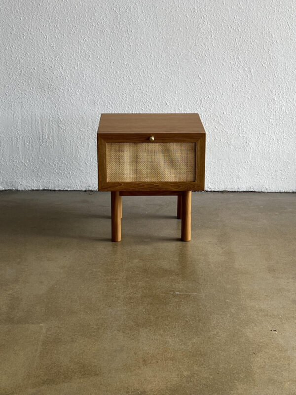 nakas minmalis kombinasi rotan squer