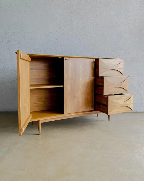 Cabinet minimalis 3 pintu jati jepara