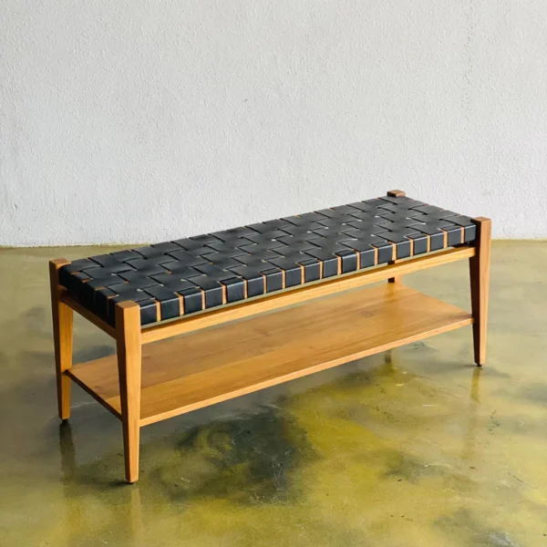 Bench minimalis kulit jati dengan desain modern