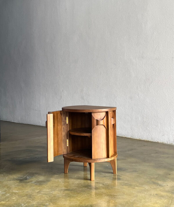 Nakas oval motif diamon