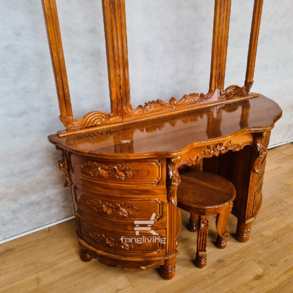 Tempat Rias Ukir Kupu Jati Jepara – Elegan & Mewah