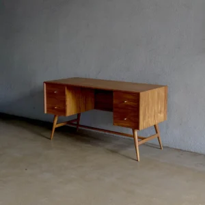 meja belajar minimalis retro