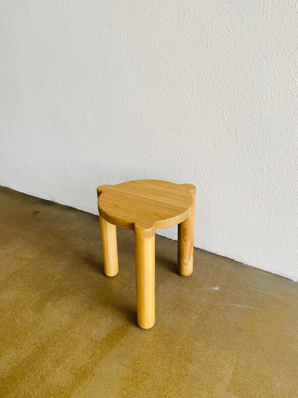 Stool Scandinavian Minimalis Kayu Jati – Natural & Elegan