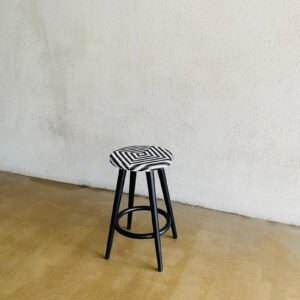 Stool rotan sintetis hitam kaki jati
