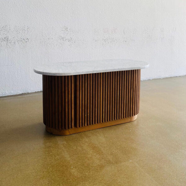 Meja minimalis Scandinavian kayu jati dengan desain pintu salur elegan