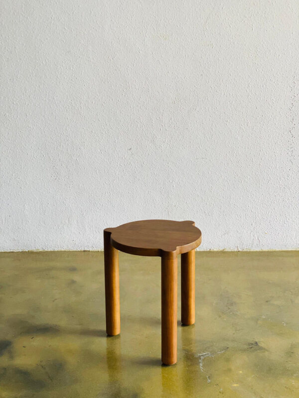 Stool Scandinavian Minimalis Kayu Jati – Natural & Elegan