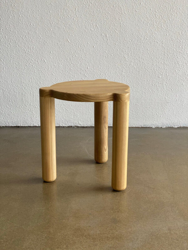 Stool Scandinavian Minimalis Kayu Jati – Natural & Elegan