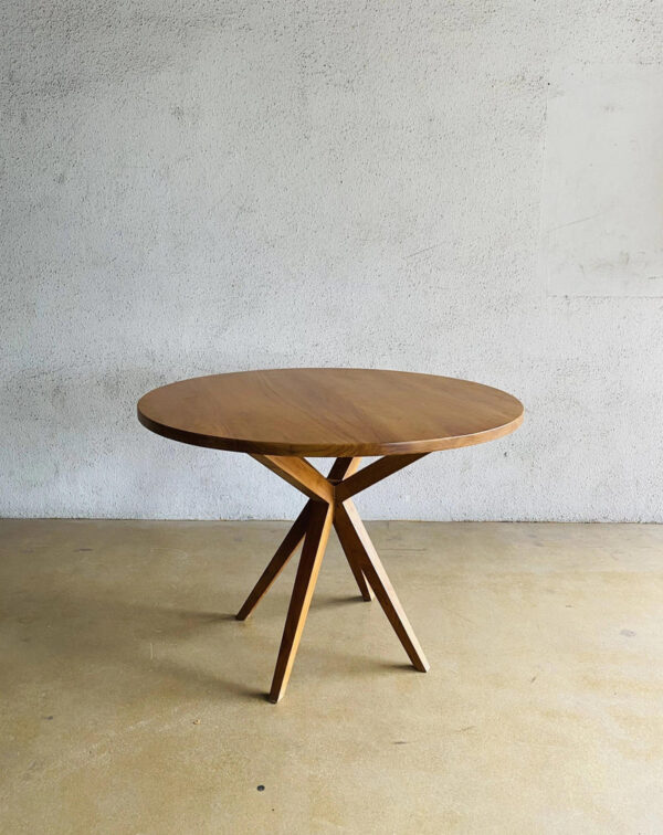 Meja Circle minimalis