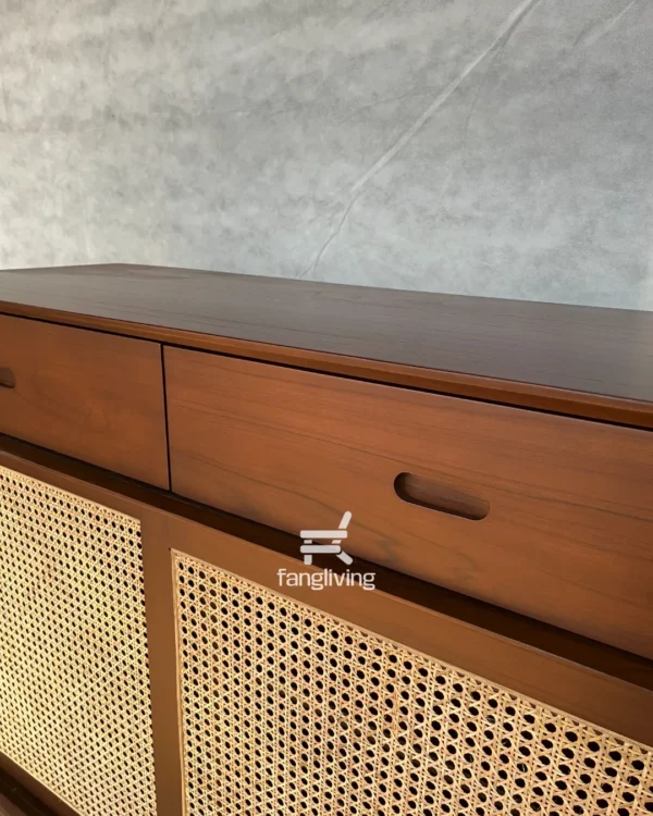 Rak sepatu jati minimalis dengan pintu rotan geser, model retro Jepara buatan Fangliving