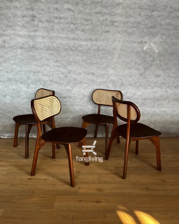 Kursi makan kayu jati kombinasi rotan desain minimalis warna walnut