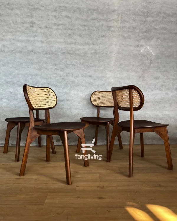 Kursi makan kayu jati kombinasi rotan desain minimalis warna walnut