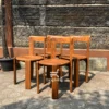 Kursi makan kayu jati solid dengan dudukan bulat dan sandaran lengkung