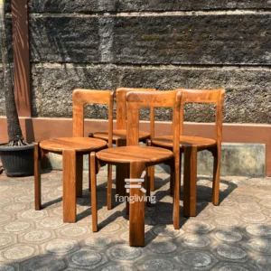 Kursi makan kayu jati solid dengan dudukan bulat dan sandaran lengkung