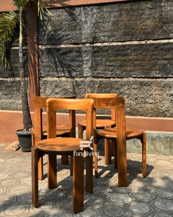 Kursi makan bulat tanpa jok dengan desain lengkung simpel