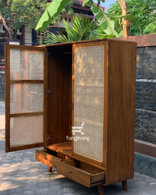 Laci besar lemari pakaian kayu jati rotan terbuka
