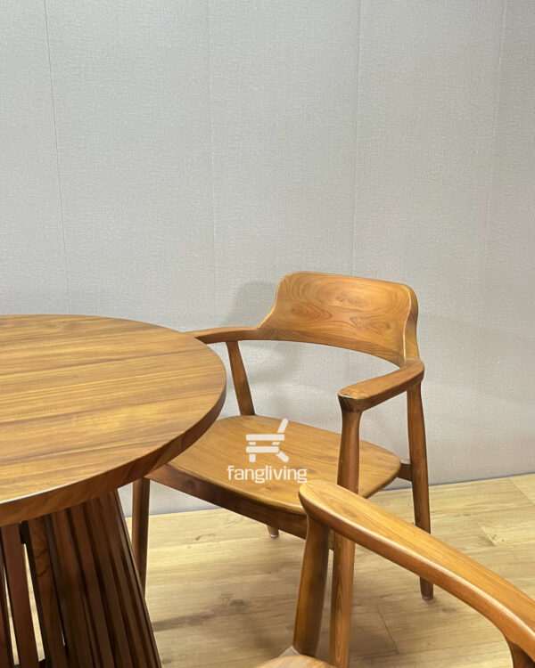Set meja makan bulat kayu solid modern