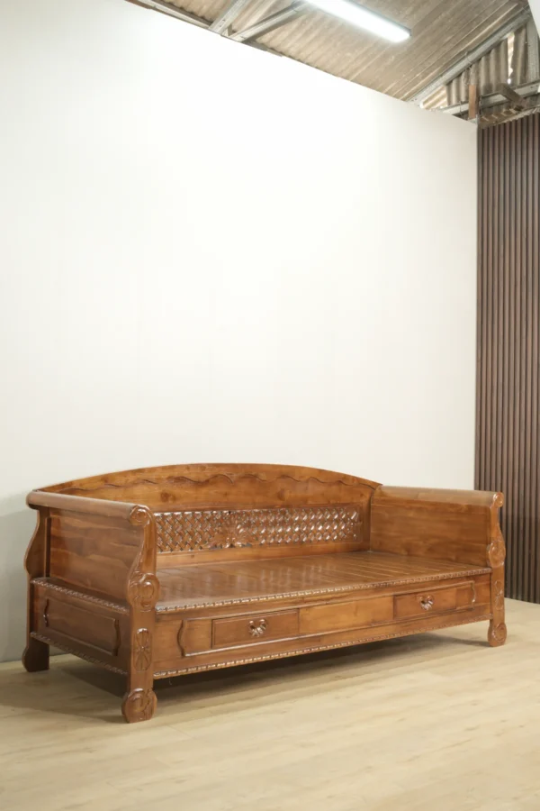 bale bale kursi daybed kayu jati ukiran klasik dengan laci penyimpanan jepara