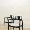 set meja makan hiroshima kayu jati 4 kursi armrest dudukan busa abu 150x80cm finishing hitam jepara
