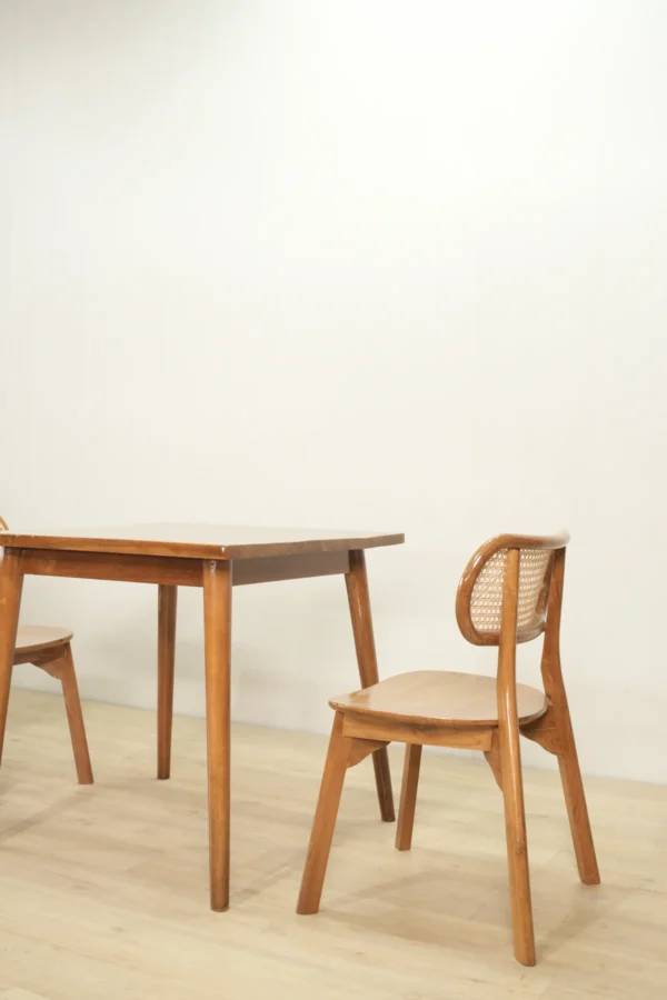 set meja makan kayu jati kombinasi rotan 2 kursi 80x80cm finishing natural gloss jepara