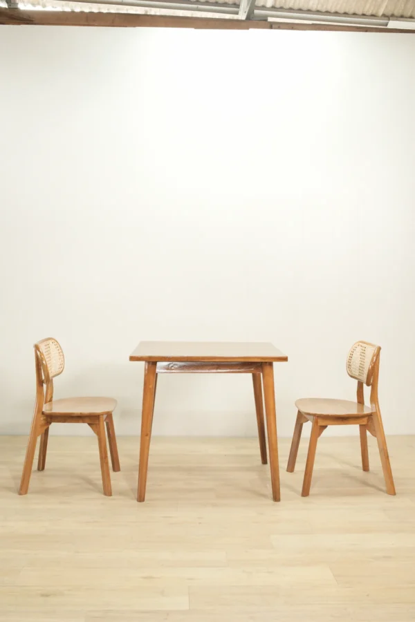 set meja makan kayu jati kombinasi rotan 2 kursi 80x80cm finishing natural gloss jepara