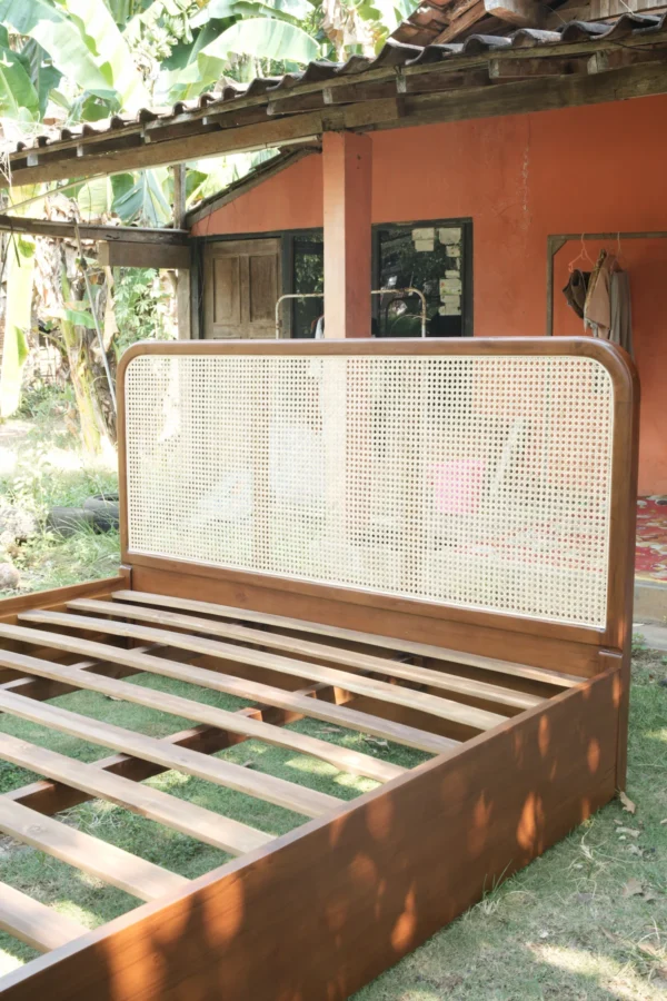 tempat tidur divan kayu jati kombinasi rotan minimalis scandinavian jepara