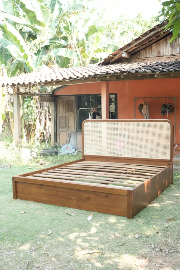 tempat tidur divan kayu jati kombinasi rotan minimalis scandinavian jepara