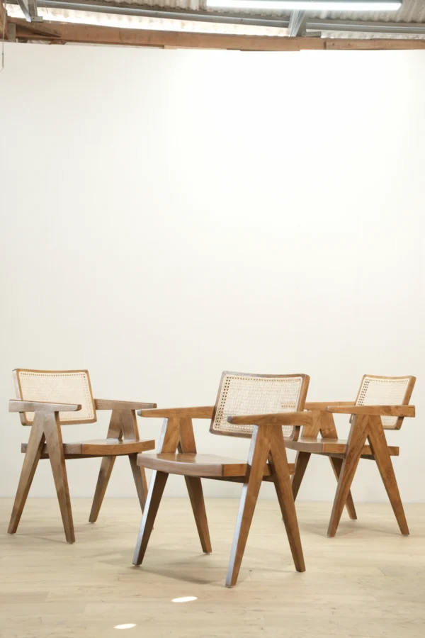 kursi chandigarh kayu jati kombinasi rotan finishing walnut doff